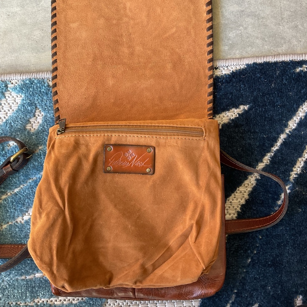 Patricia Nash Tooled Brown Leather Crossbody - Picture 10 of 12